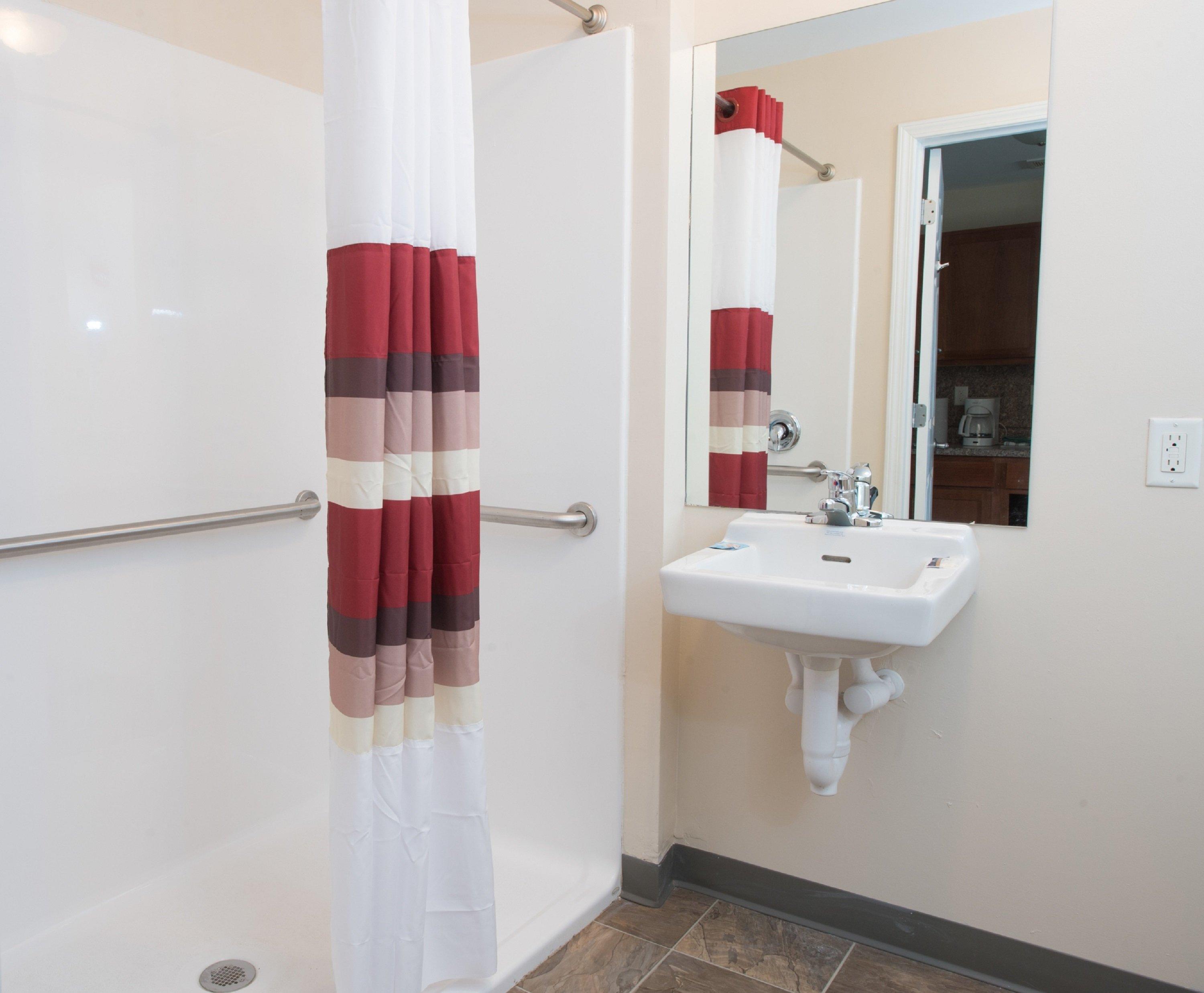 Red Roof Inn & Suites Dickinson Esterno foto