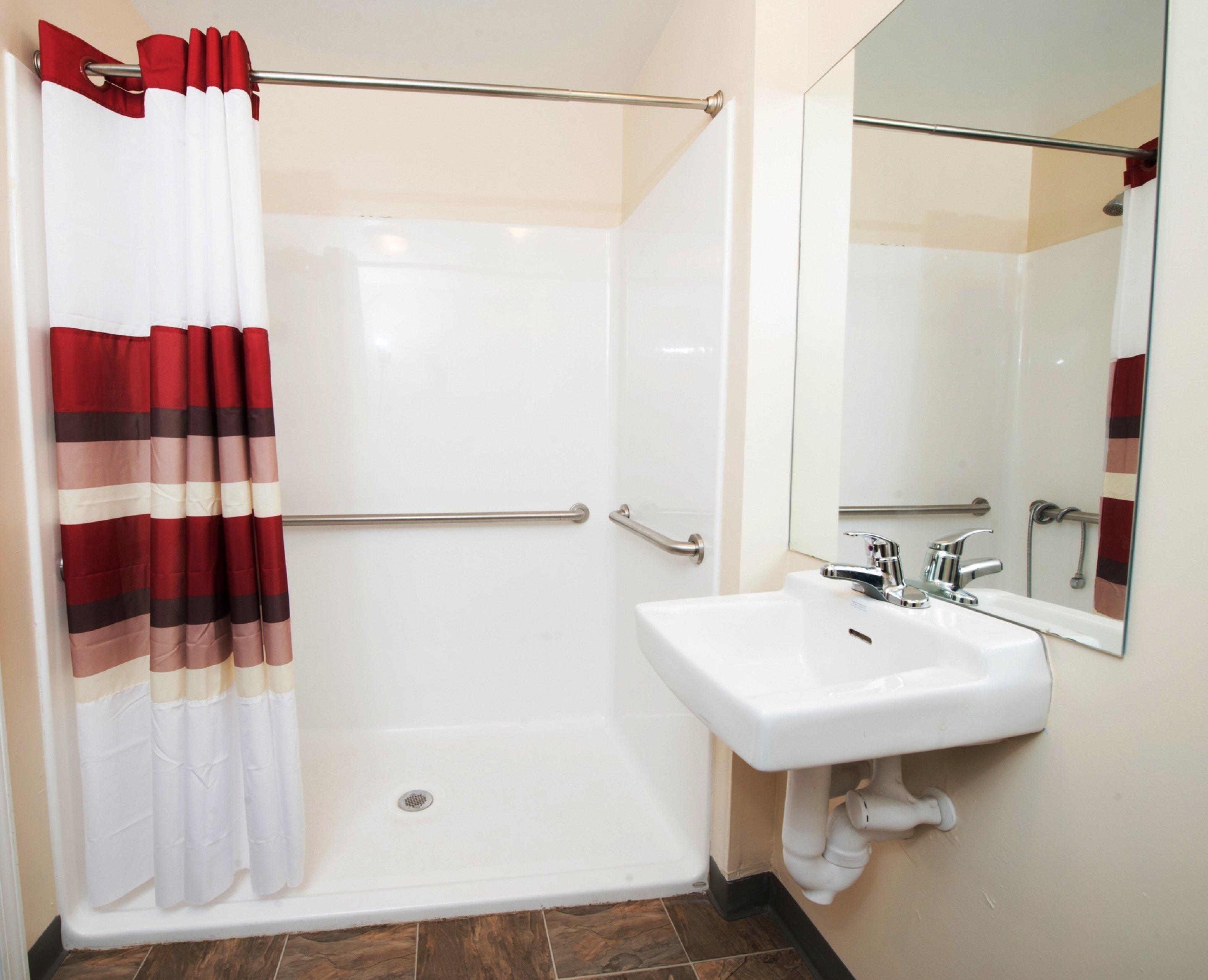 Red Roof Inn & Suites Dickinson Esterno foto