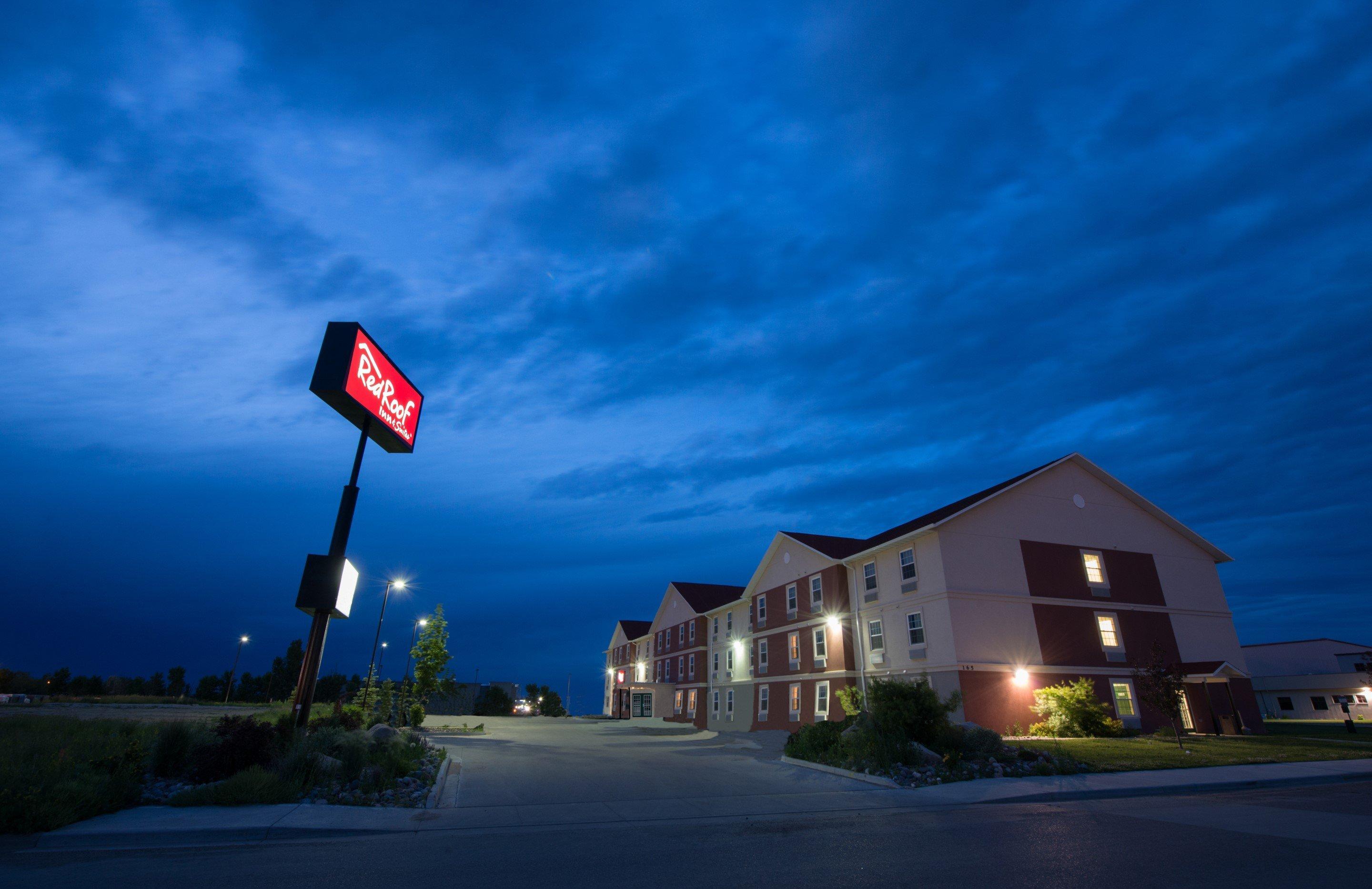 Red Roof Inn & Suites Dickinson Esterno foto