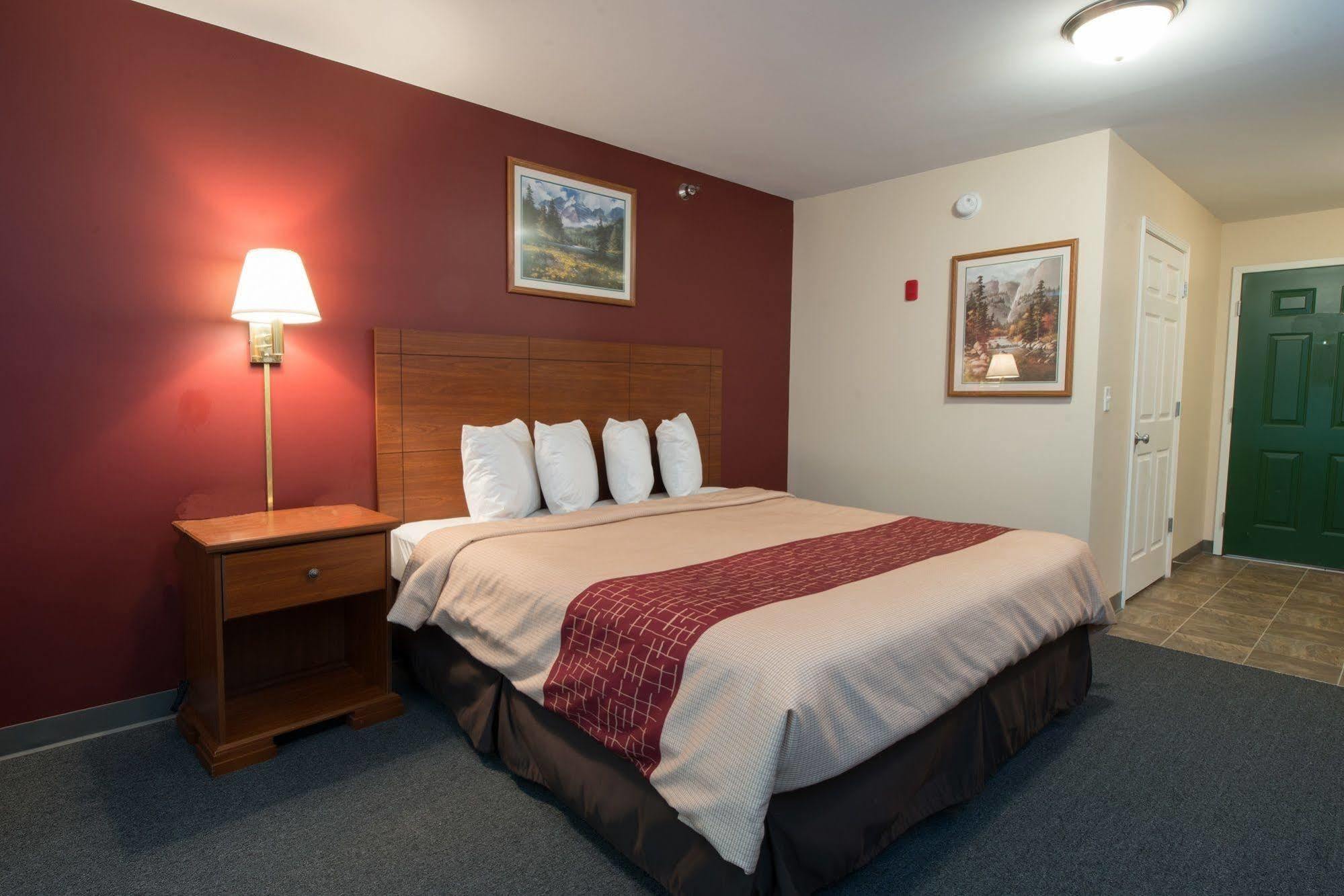 Red Roof Inn & Suites Dickinson Esterno foto